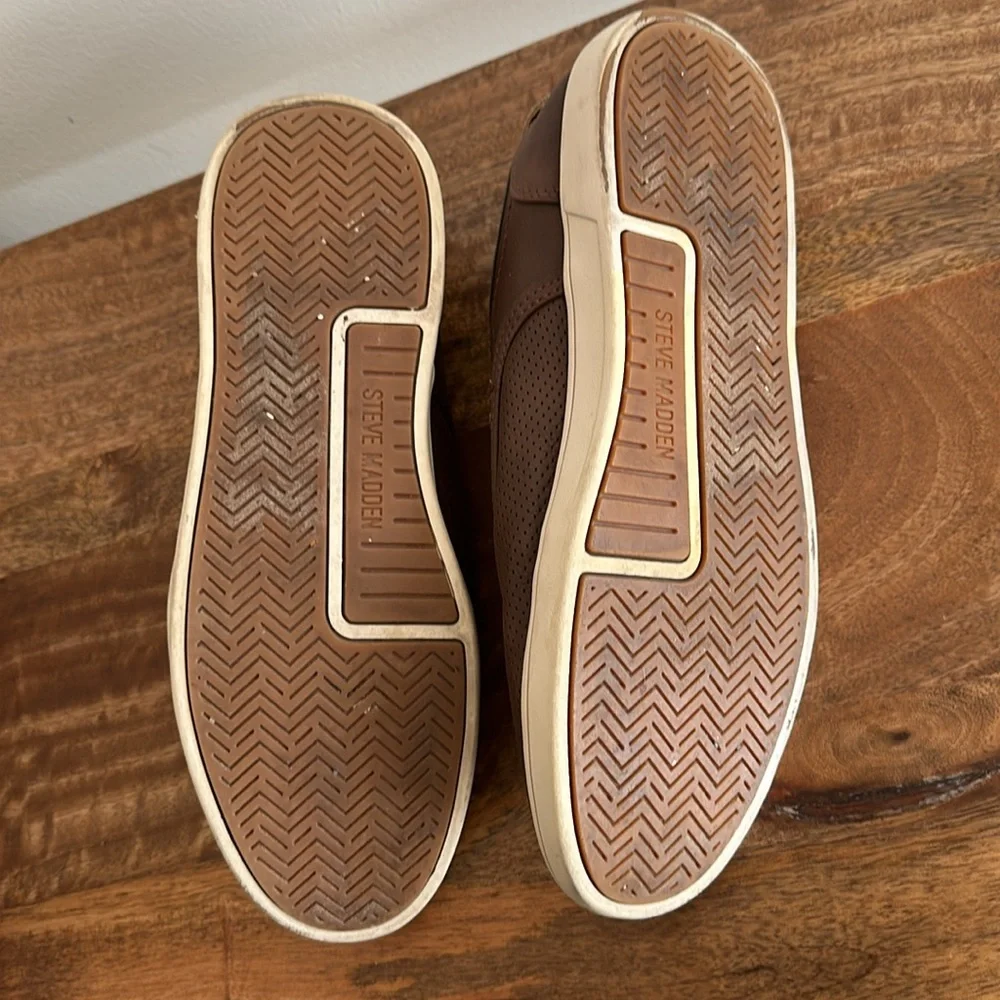 Men’s 10 Steve Madden Brand Lace up Shoe